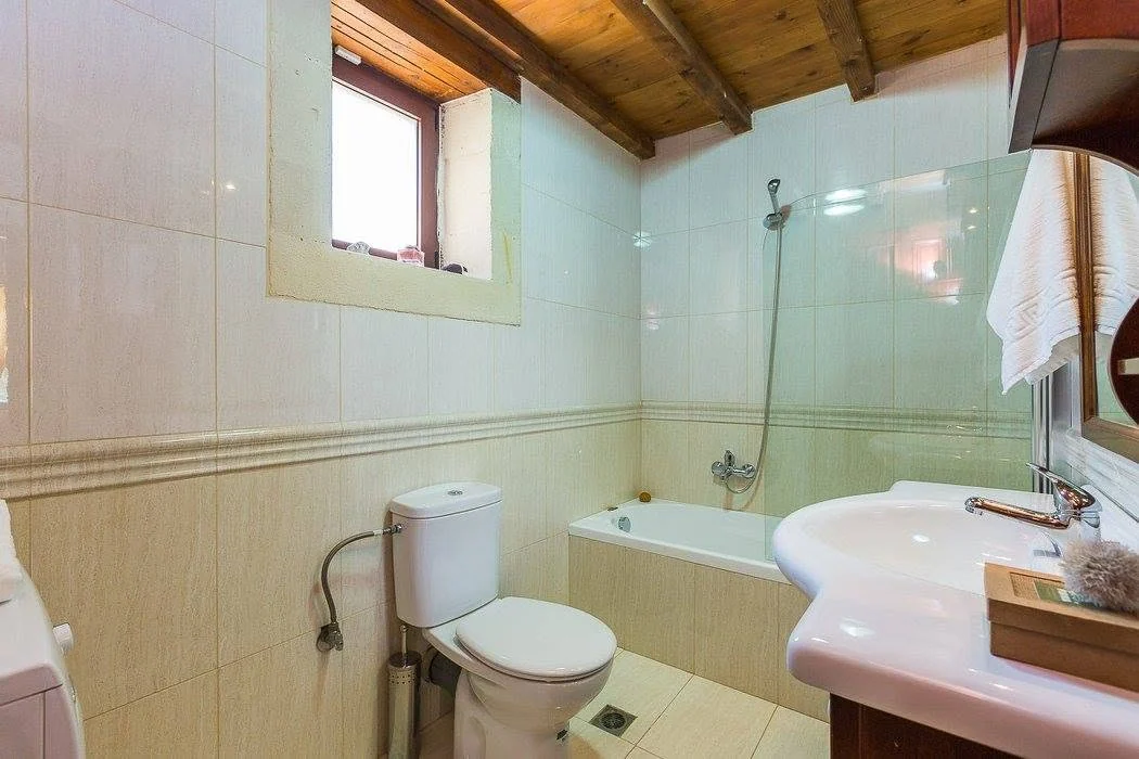 Bathroom with bathtub